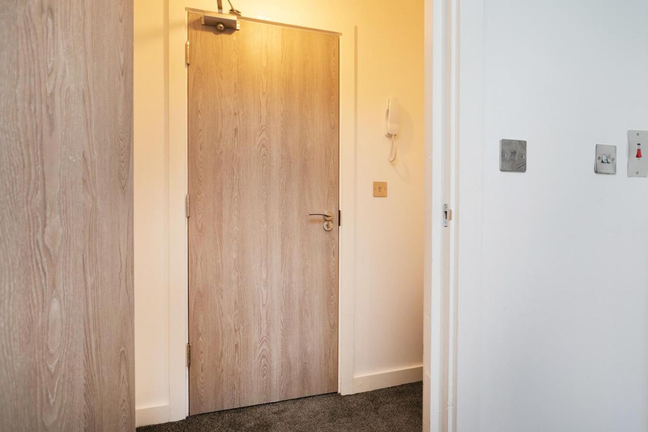 Hoemli Smart City Centre Apartment Leicester Esterno foto