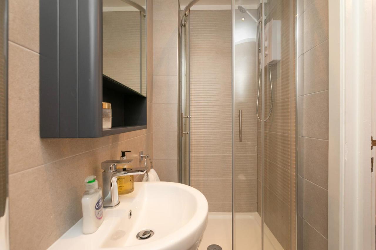 Hoemli Smart City Centre Apartment Leicester Esterno foto