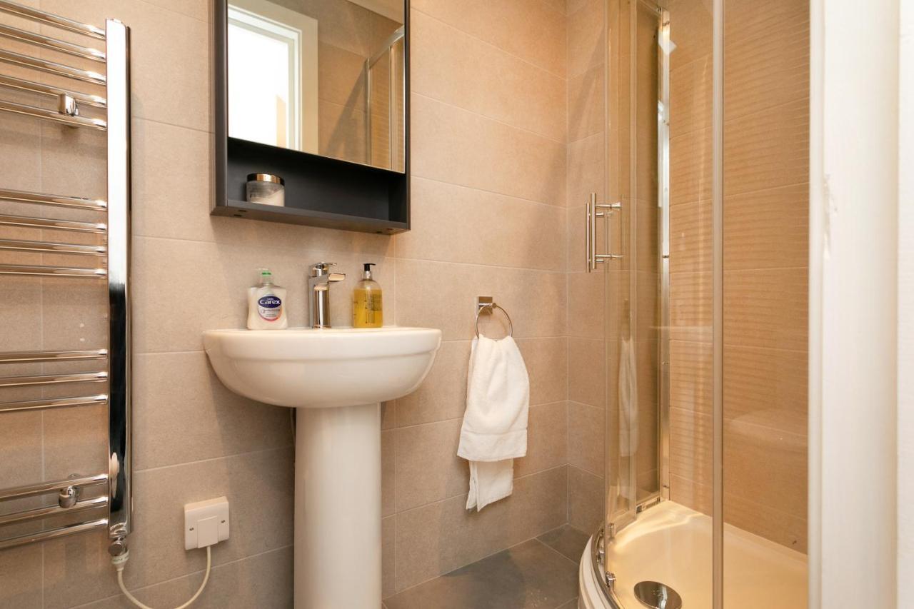 Hoemli Smart City Centre Apartment Leicester Esterno foto