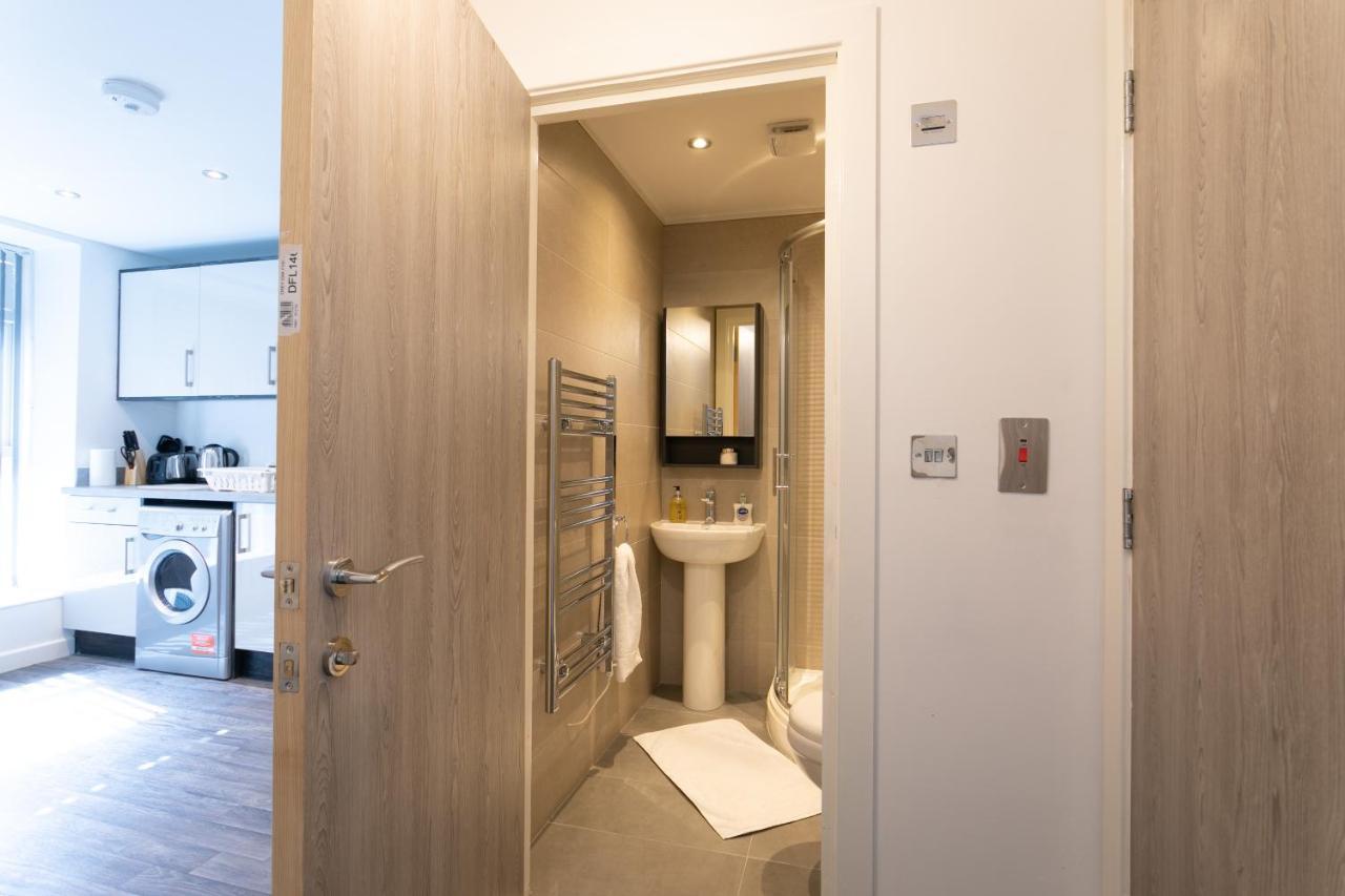 Hoemli Smart City Centre Apartment Leicester Esterno foto