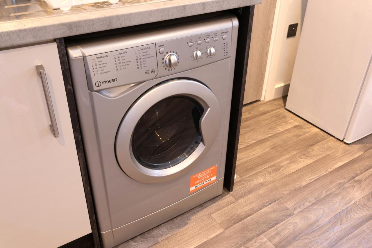Hoemli Smart City Centre Apartment Leicester Esterno foto